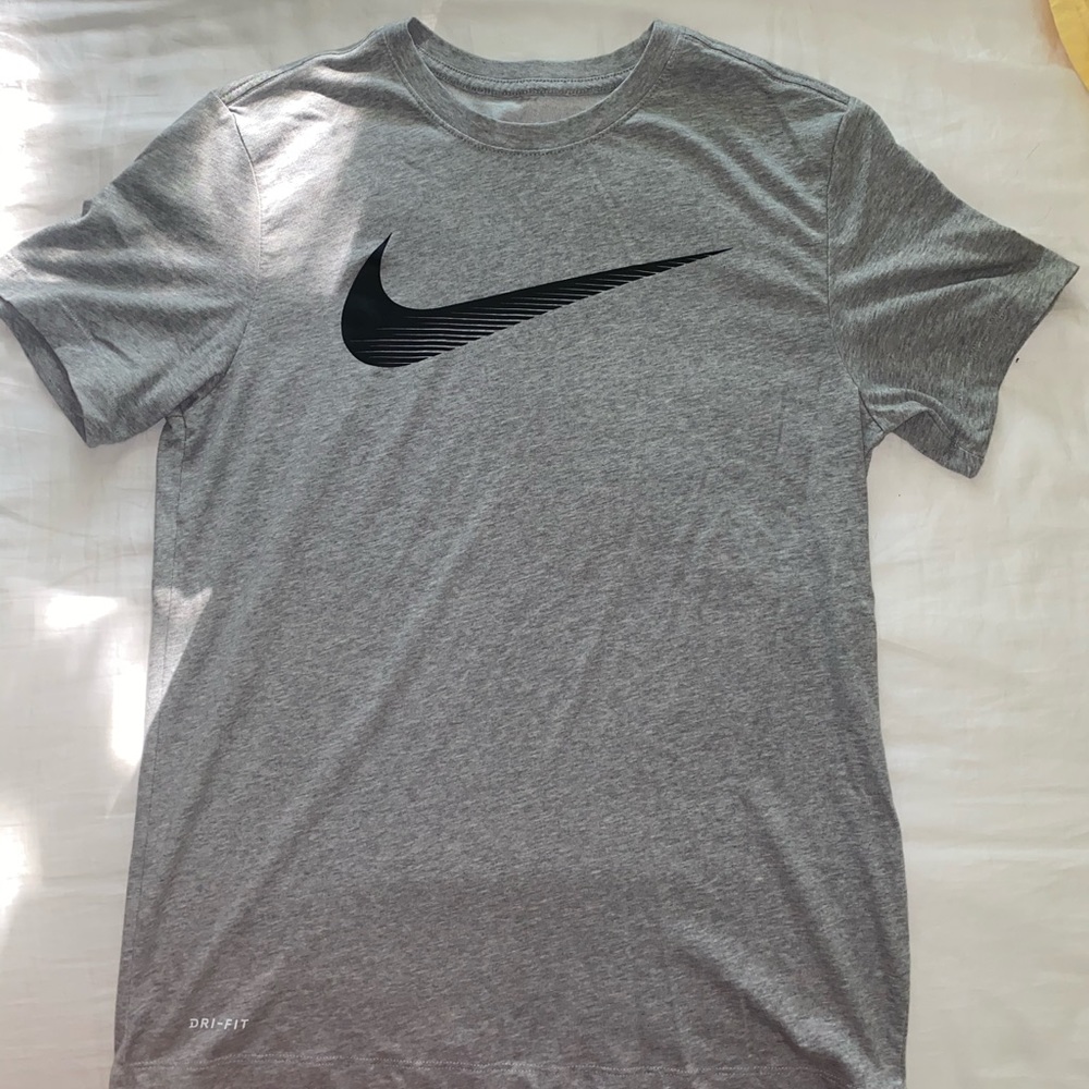 Men’s Nike Swoosh Logo T-Shirt - Size M